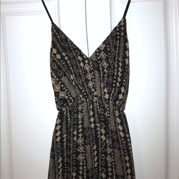 4-for-$25! ✨Tribal Printed Wrap Front Maxi Dress - Picture 3 of 8